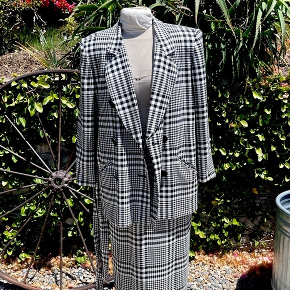 Christian Dior 1980s houndstooth print plaid skirt set - Picture 5 of 9